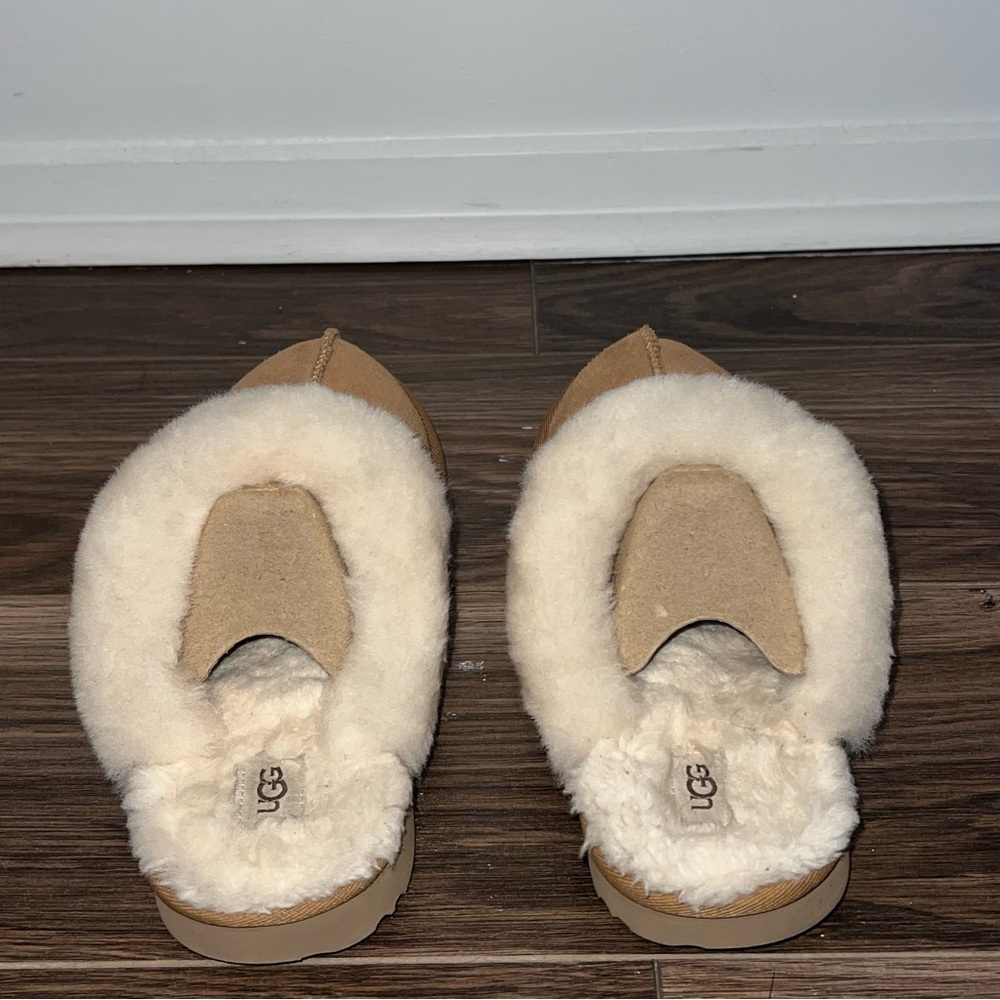 UGG Slippers - Picture 4 of 6